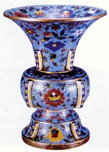 景泰蓝成“景太烂”，京城工美半数为何失传？